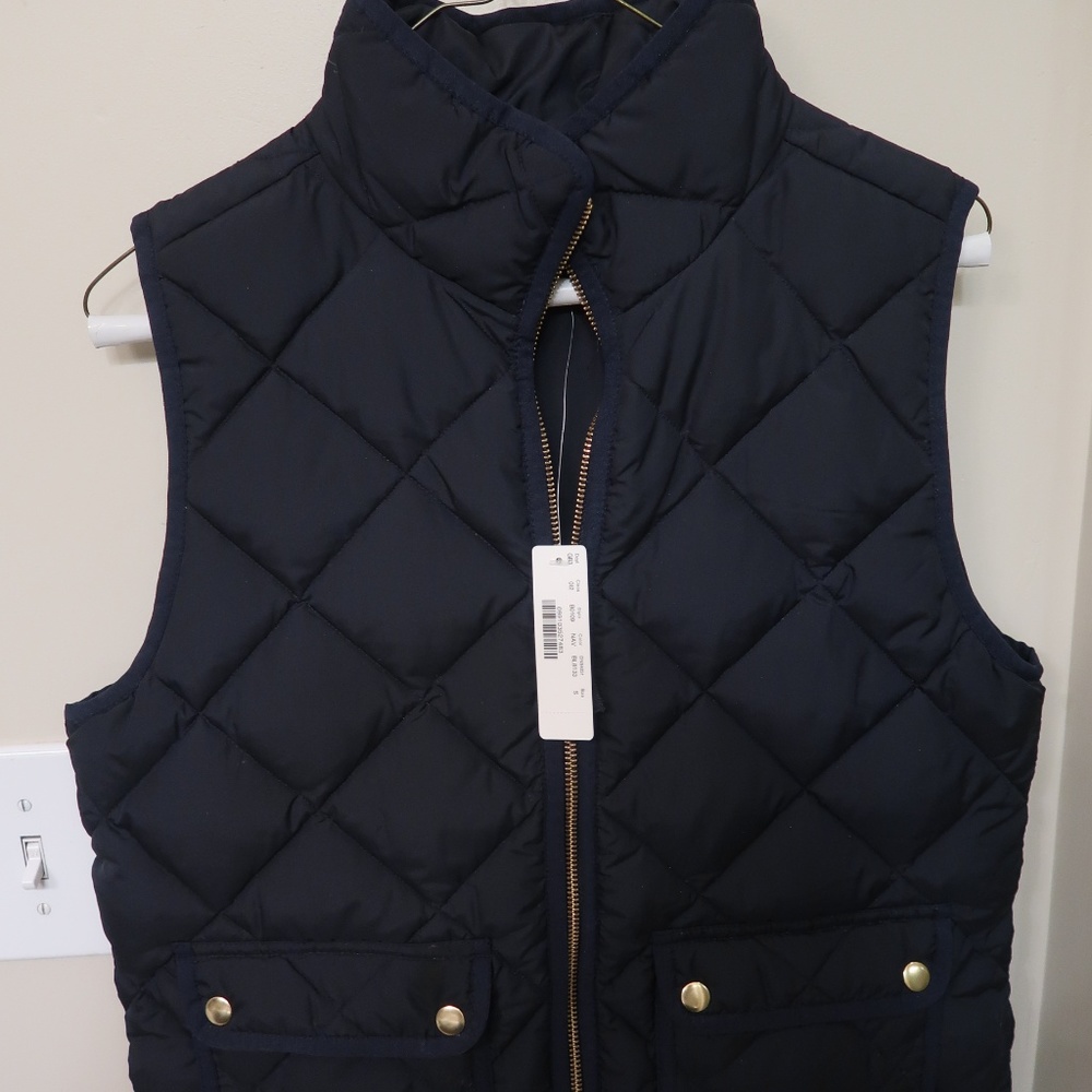 NTW. JCrew Navy Excursion quilted down vest